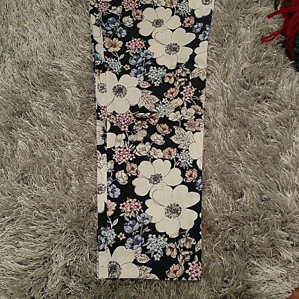 Ann Taylor floral ankle pants NWT - Picture 4 of 4